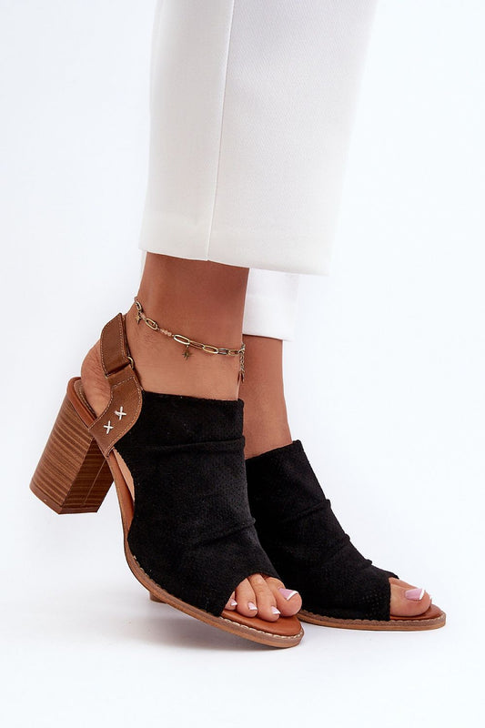 Heel sandals Step in style